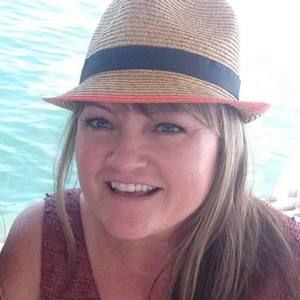 Meet your Posher, Raquel